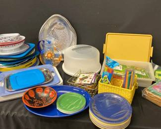 Tupperware And Party Supplies Pack
