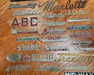 05 Lot Of Vintage HarV Badges