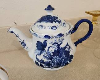 Chinese Blue & White Porcelain Collection Tea Pot