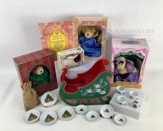 Muffy Holiday-Themed Collectibles