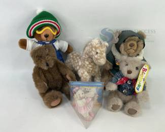 Bialosky Bear, Ski Bear, and More with Accessories
