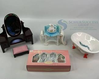 Muffy VanderBear Doll Vanity and Bath Set