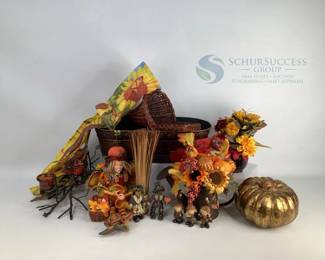 Autumn Themed Decorative Set with Resin Figures, Floral Arrangements, Pumpkin