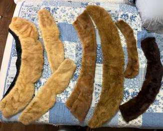 Fur collars/cuffs