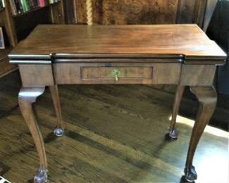 Antique Convertible Closed Game