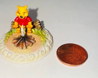 Walt Disney Olszewski Story Time " Winnie the Pooh " Miniature Figurine