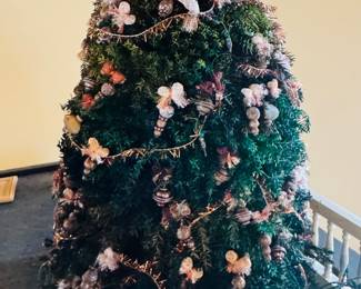 Miniature Christmas tree/comes with the dollhouse