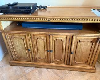 Lift cabinet
