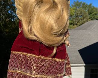 The back side of these exquisite dolls.