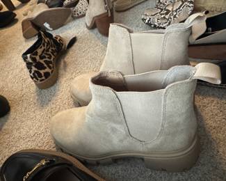 Ladies boots