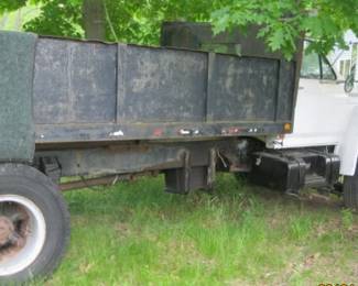 1980 FORD F800 TRUCK