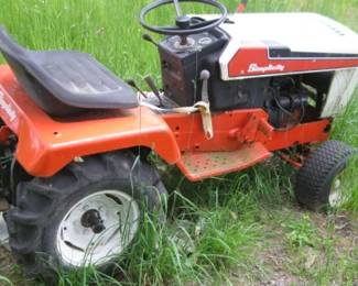 LAWN TRACTOR