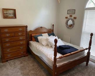 Antique 4 Poster Pineapple Finial Bedroom Set (Bed, 7 Drawer Chest, Triple Mirror Dresser all in Beautiful Condition)