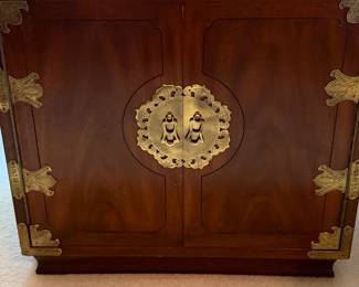 Henredon Nightstand (1 of 2)