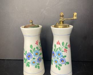 Painted salt & pepper Italy vtg