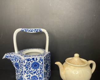 Ceramic teapots