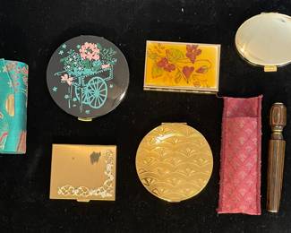 Vintage compacts & pill boxes