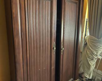 Vintage commode with 270. Degree open doors