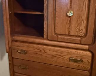 Hutch Dresser