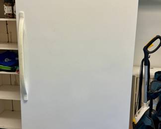 Sears Kenmore 24.9 Cubic Ft Upright Chest Freezer