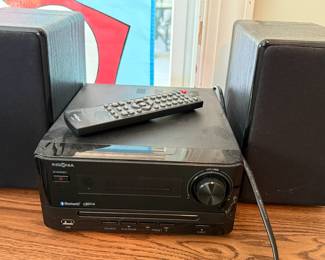 Insignia NS-SH513 Compact Bluetooth CD Player/FM Radio Bookshelf Stereo.