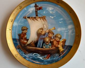 Goebel Hummel Collectors Plate "Land in Sight"