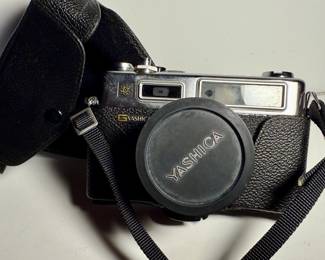 Vintage Yashica Electro 35 GSN Rangefinder Film Camera with Case