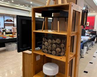 Love this bookshelf!