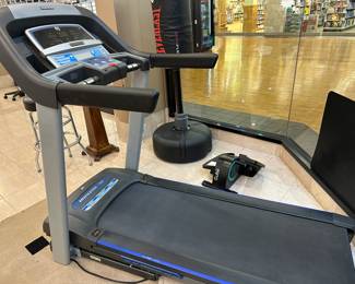 Like new Horizon T.101 treadmill. Lightly used excellent condition.