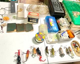 Vintage lures, flies, tackle boxes 