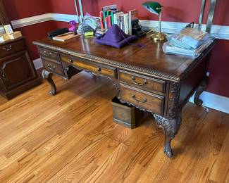 Vintage 'Seven Seas' executive desk - Hooker Furniture