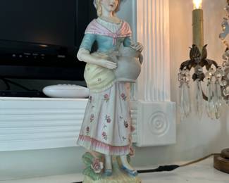 Vintage pair Ucagco porcelain figurines