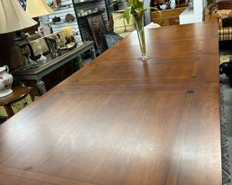 10 ft long Drexel Heritage Harvest table / conference table. Gear-driven mechanism for opening table to add or remove leaves. Top quality.