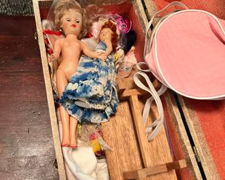 Doll trunk w/contents