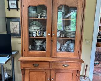 Very nice oak kitchens cabinet
