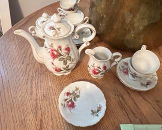 Moss Rose tea set