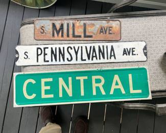Heavy road signs
