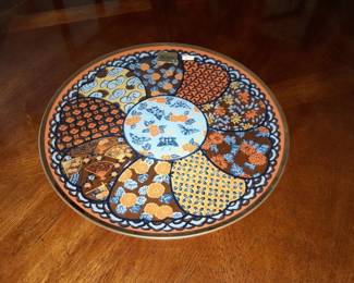 Dorothy Thorpe decorative dish with 18 karat gold Embellishments