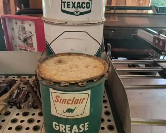 Texaco large grease can / Sinclair 5 gallon bucket