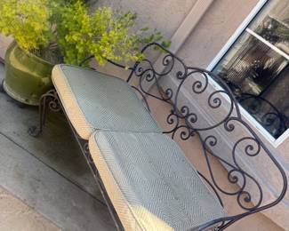 Darling heavy metal bench