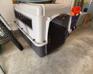 #78 Large dog crate $40.00