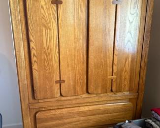#39 Stanley wardrobe 41x19x59 $150.00