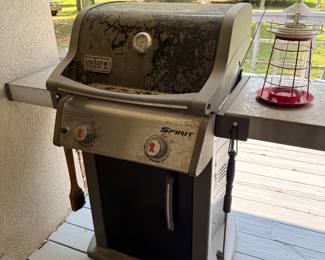 #64 Weber Spirit gas grill $40.00