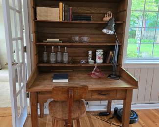 Love this pine desk