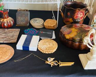 Miscellaneous decor items