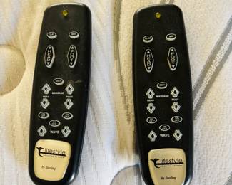 Remote controls for adjustable bed