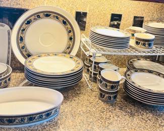 Mikasa Intaglio Arrabella Dinner Set