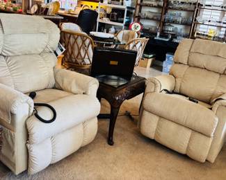 (2) La Z Boy Lift Chairs - New with tags still attached