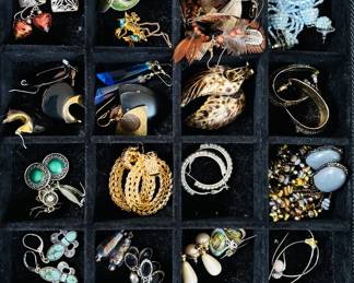 Miscellaneous fashion earrings