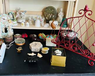 Miscellaneous decor items
